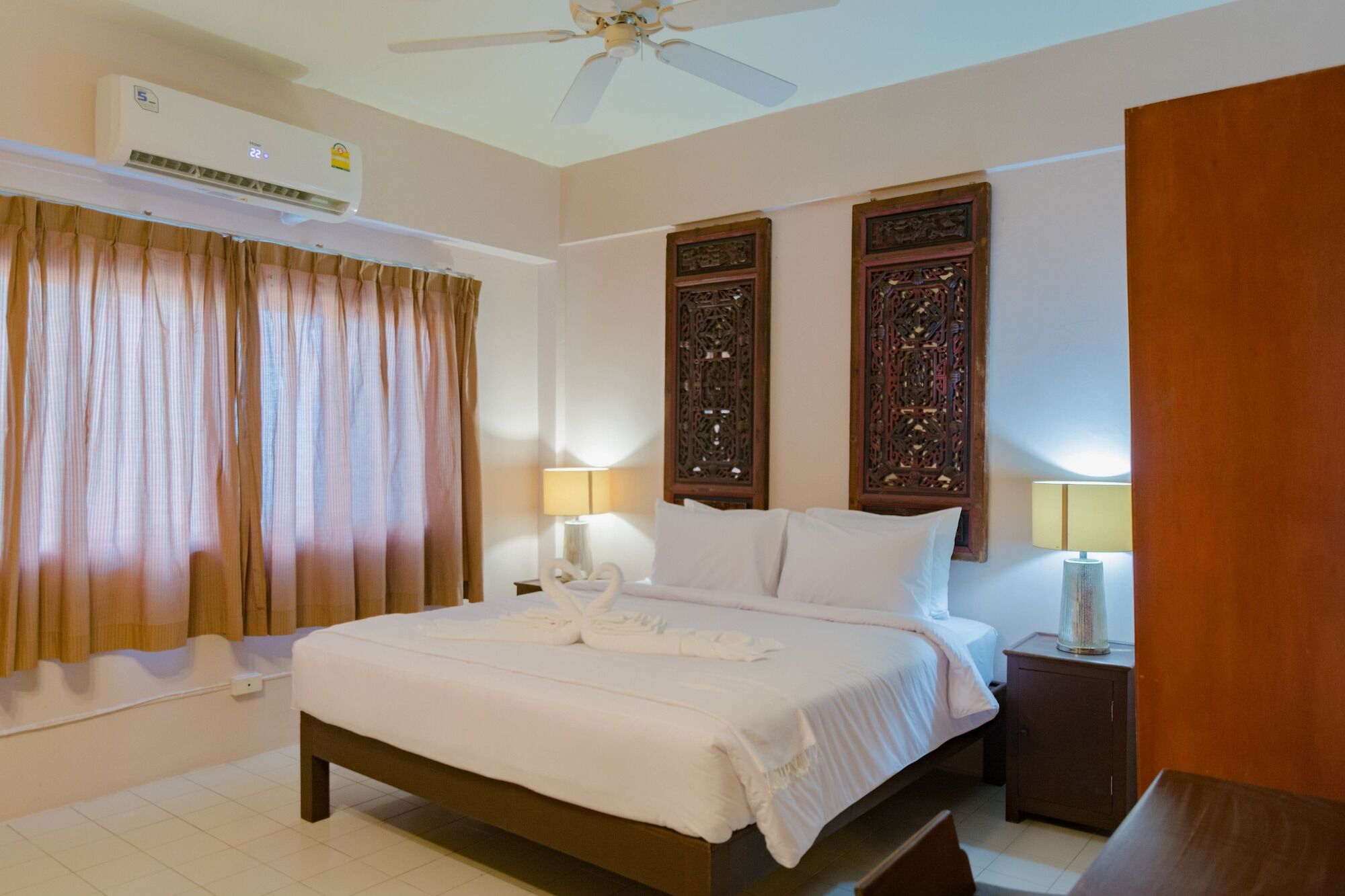 Bed At Beach Hostel Phuket Exterior foto