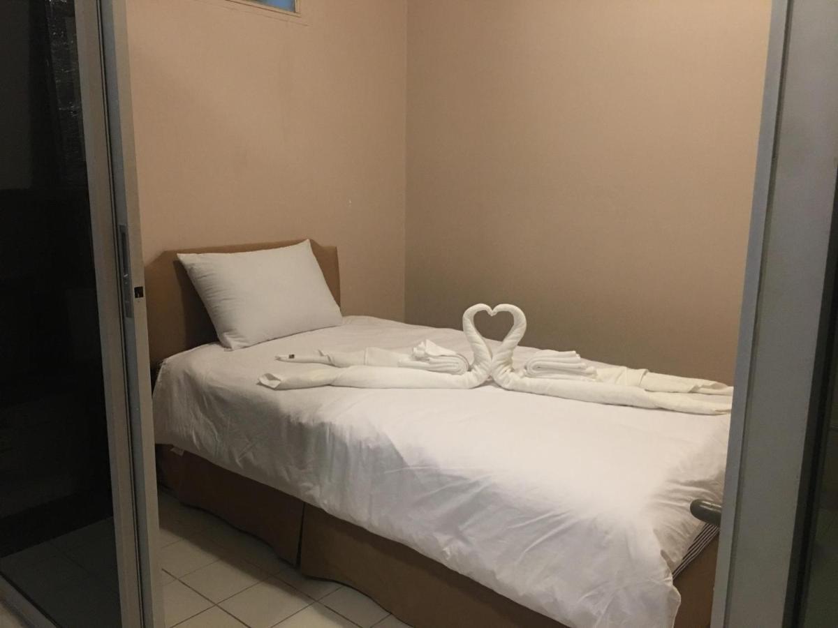 Bed At Beach Hostel Phuket Exterior foto