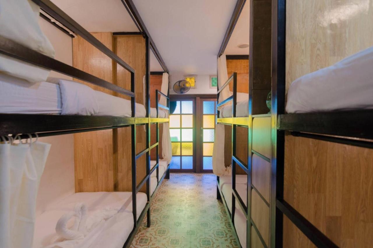 Bed At Beach Hostel Phuket Exterior foto