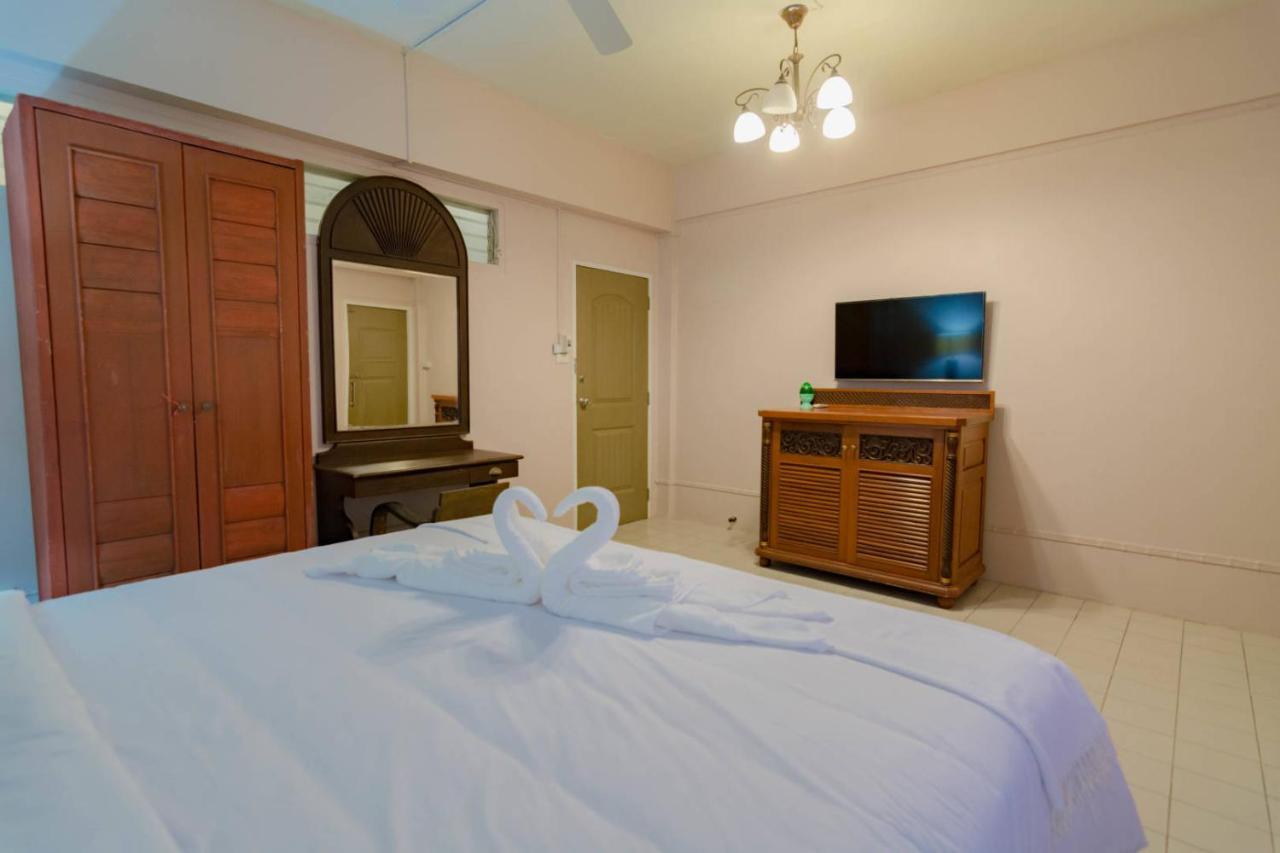 Bed At Beach Hostel Phuket Exterior foto