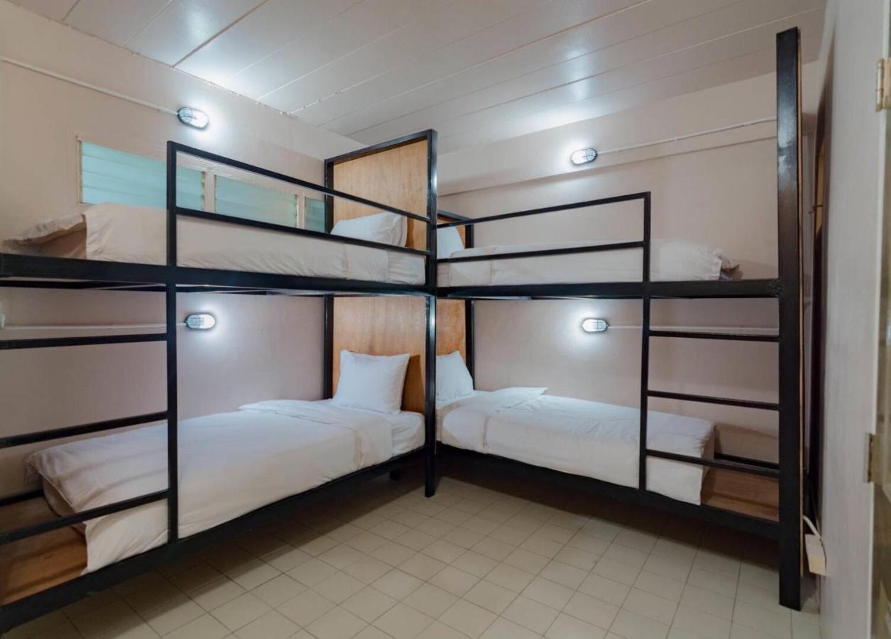 Bed At Beach Hostel Phuket Exterior foto