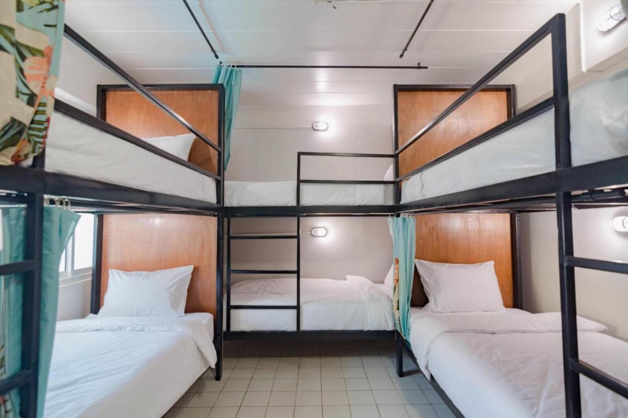 Bed At Beach Hostel Phuket Exterior foto